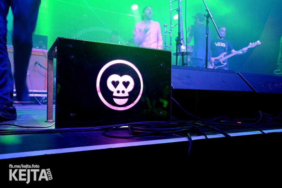 První den Mighty Sounds: V Táboře to rozbalili Zebrahead, Fast Food Orchestra nebo Queens Of Everything