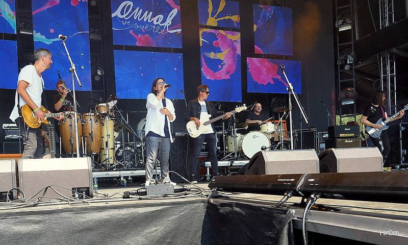 Kabát na LétoFestu v Pardubicích rozbalil velkolepou show, zahráli i Anna K. nebo Marek Ztracený