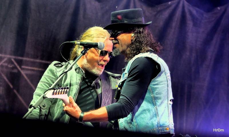 Kabát na LétoFestu v Pardubicích rozbalil velkolepou show, zahráli i Anna K. nebo Marek Ztracený