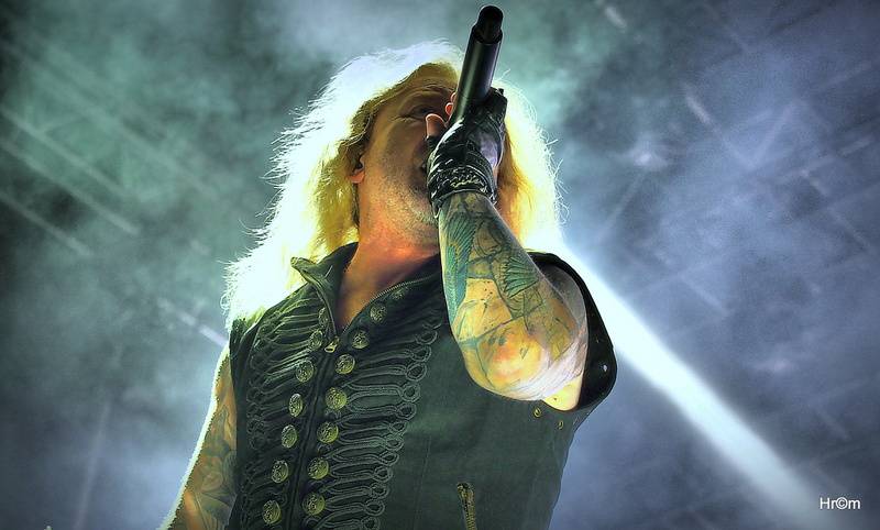 Kabát na LétoFestu v Pardubicích rozbalil velkolepou show, zahráli i Anna K. nebo Marek Ztracený