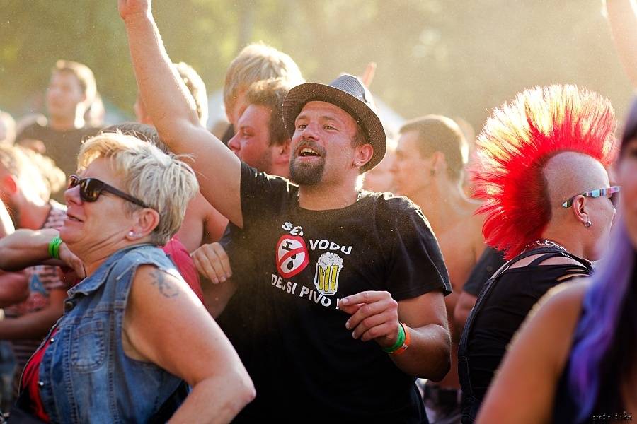 Barvy léta v Poděbradech: Fanoušky těšili Tři sestry, Wohnout i Vypsaná Fixa