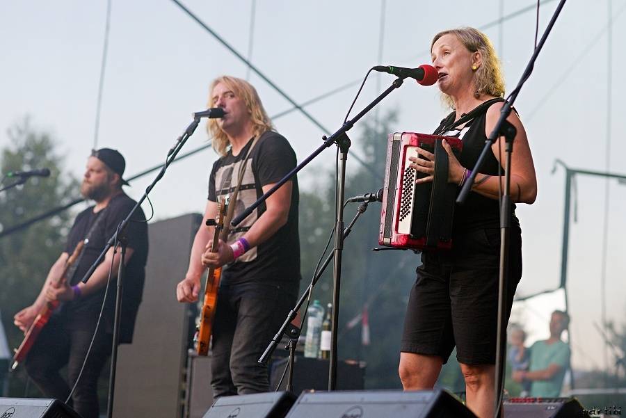 Barvy léta v Poděbradech: Fanoušky těšili Tři sestry, Wohnout i Vypsaná Fixa