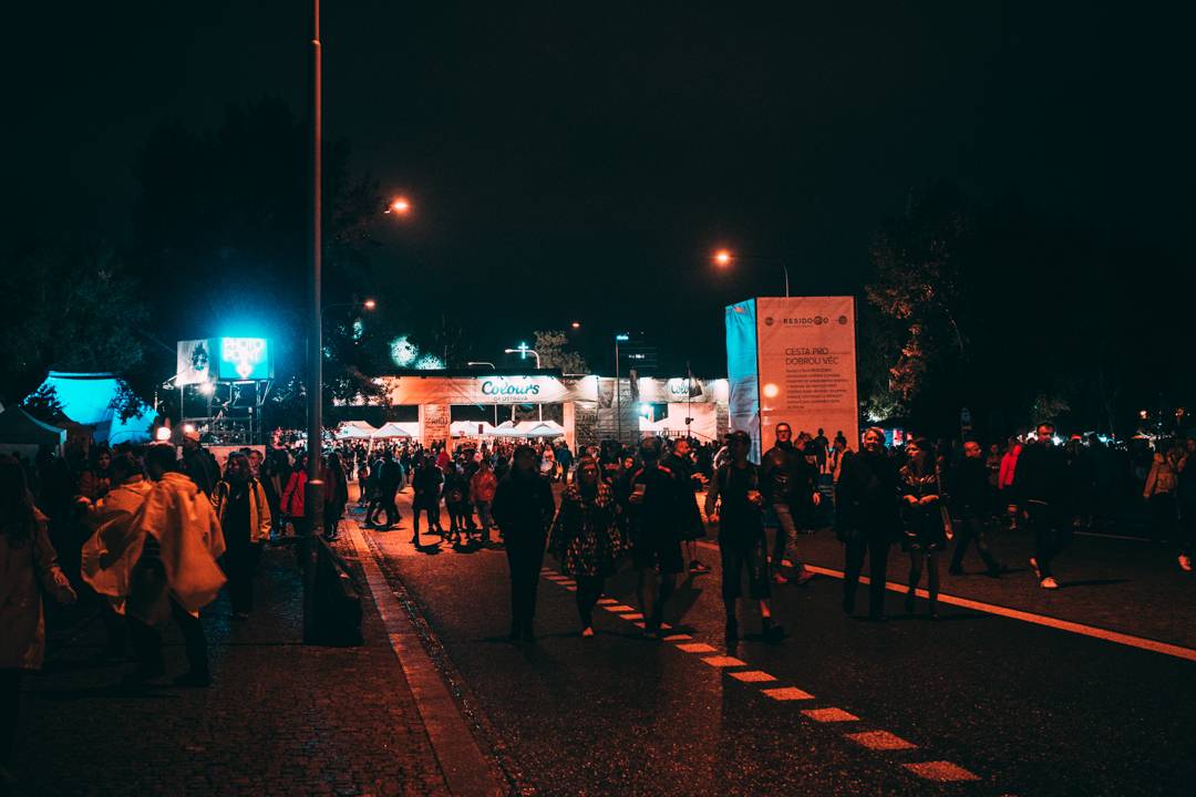 Propršený první den Colours Of Ostrava roztančili N.E.R.D. s Pharrellem Williamsem