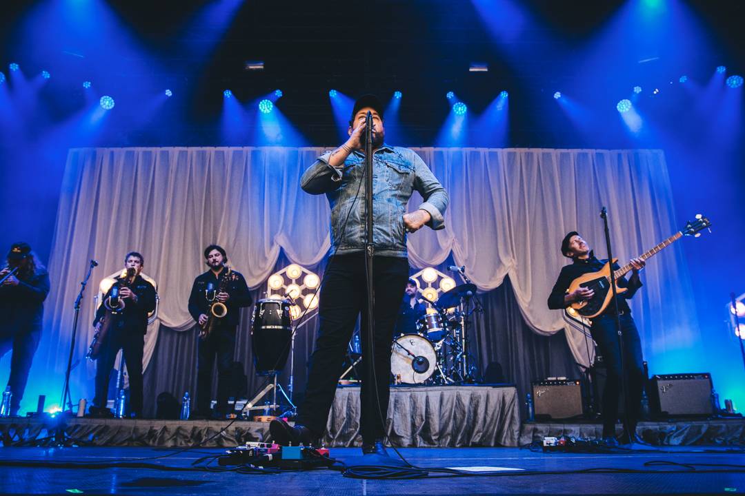 Propršený první den Colours Of Ostrava roztančili N.E.R.D. s Pharrellem Williamsem