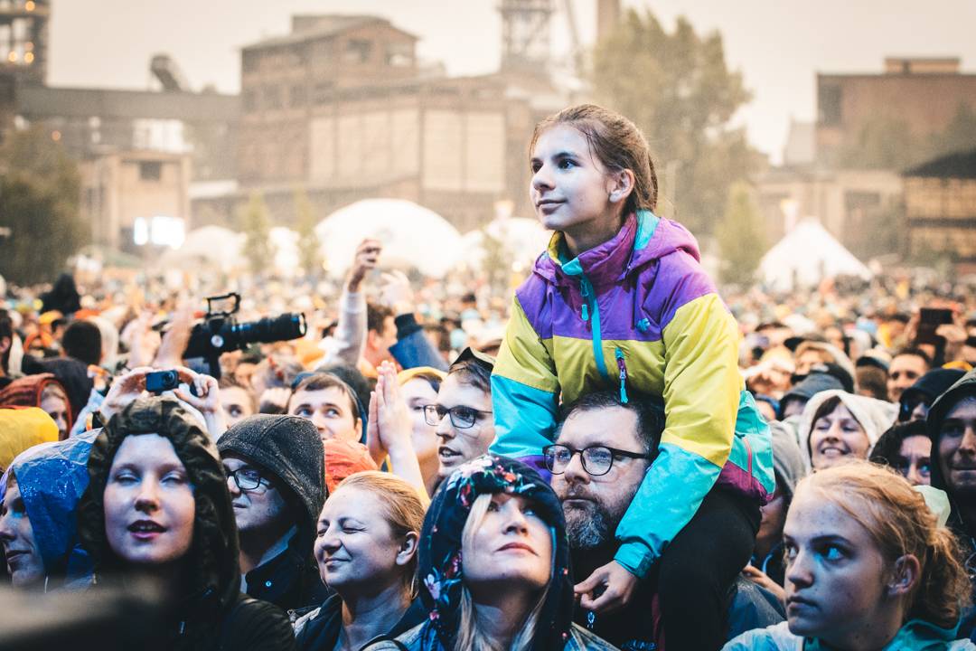 Propršený první den Colours Of Ostrava roztančili N.E.R.D. s Pharrellem Williamsem
