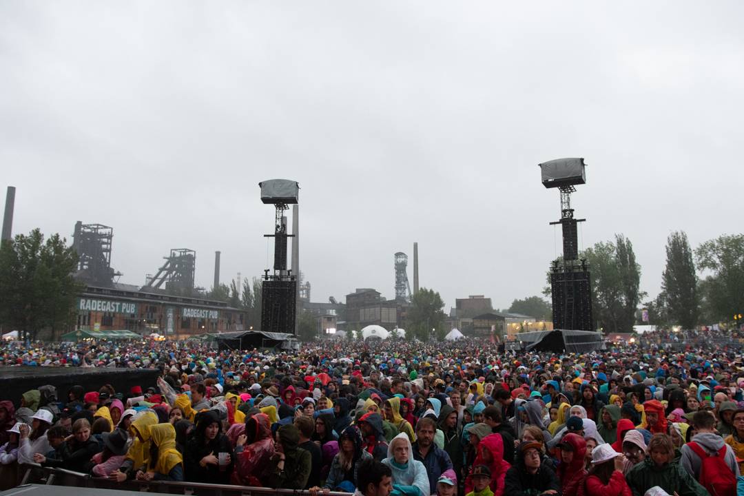 Propršený první den Colours Of Ostrava roztančili N.E.R.D. s Pharrellem Williamsem