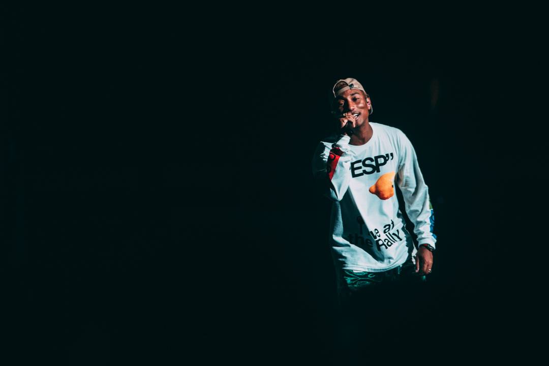 Propršený první den Colours Of Ostrava roztančili N.E.R.D. s Pharrellem Williamsem