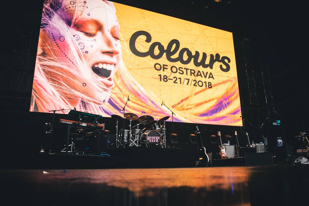 Propršený první den Colours Of Ostrava roztančili N.E.R.D. s Pharrellem Williamsem
