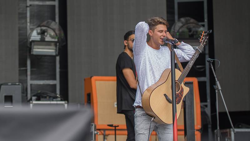 Létofest v Českých Budějovicích završil s pompézní show Kabát, vystoupili i Anna K. nebo Wanastowi Vjecy