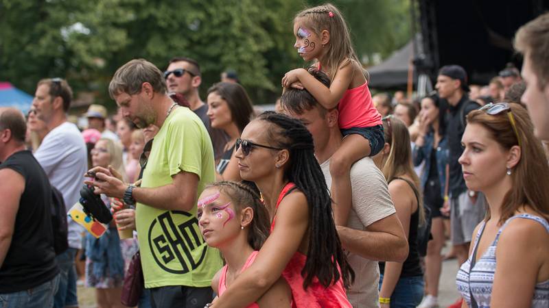 Létofest v Českých Budějovicích završil s pompézní show Kabát, vystoupili i Anna K. nebo Wanastowi Vjecy