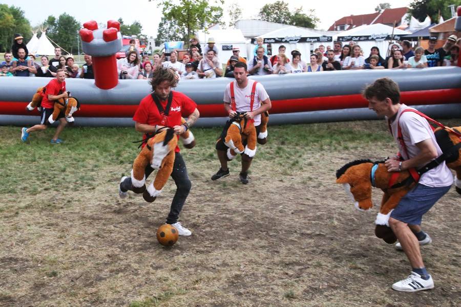 Kryštof Kempem v Mikulově se proháněli rytíři a princezny. Zahráli také Petr Janda, No Name nebo Nebe