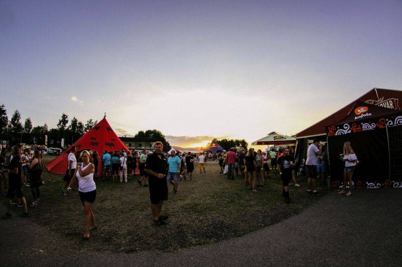 Benátská! s Impulsem odstartovala. Olympic připomněl koncert v O2 areně, diváky bavili i Jelen nebo Doctor P.P.