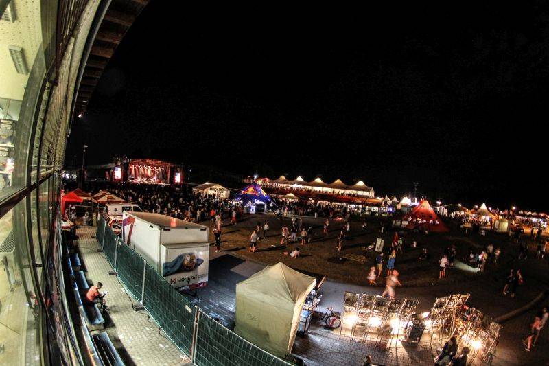 Benátská! s Impulsem odstartovala. Olympic připomněl koncert v O2 areně, diváky bavili i Jelen nebo Doctor P.P.