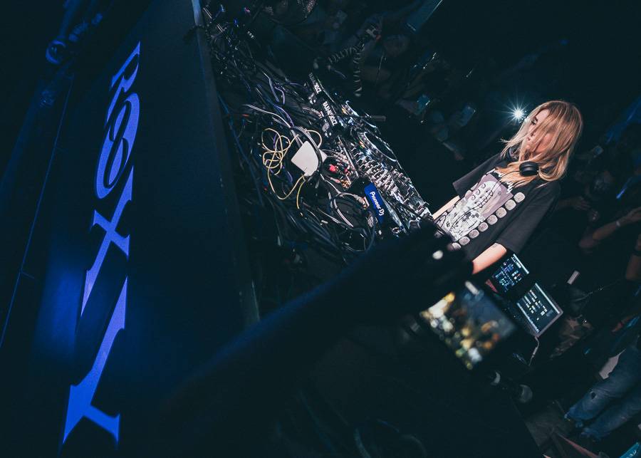 Alison Wonderland poprvé v Praze: Roxy proměnila v saunu