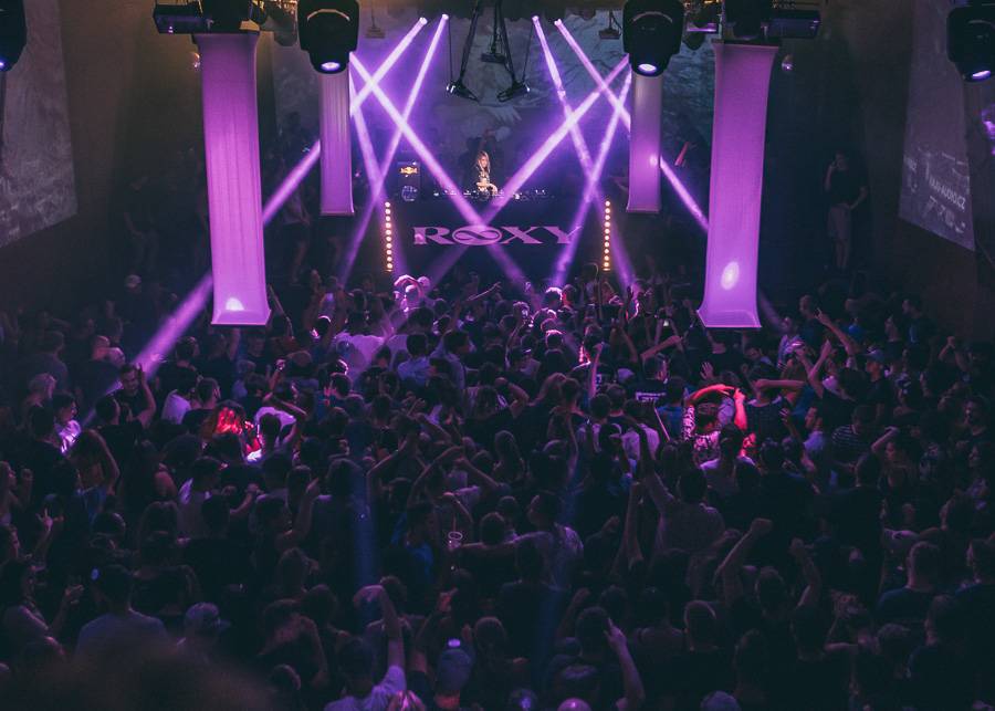 Alison Wonderland poprvé v Praze: Roxy proměnila v saunu