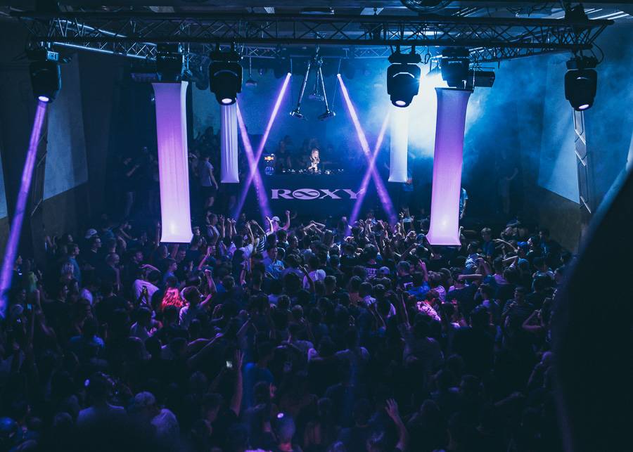 Alison Wonderland poprvé v Praze: Roxy proměnila v saunu