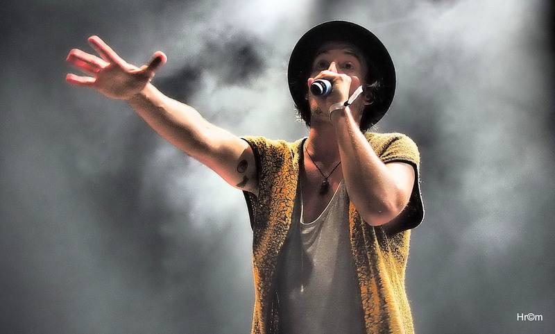 Karel Gott rozezpíval Sázavafest, Monkey Business předvedli nové kostýmy