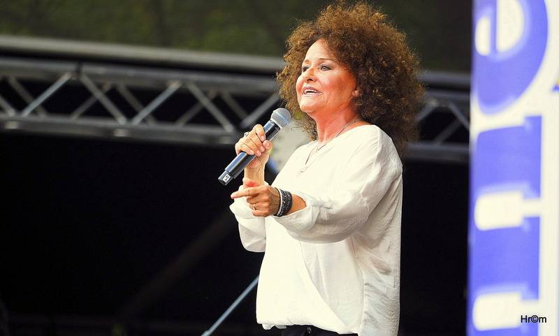 Karel Gott rozezpíval Sázavafest, Monkey Business předvedli nové kostýmy