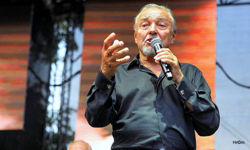 Karel Gott rozezpíval Sázavafest, Monkey Business předvedli nové kostýmy