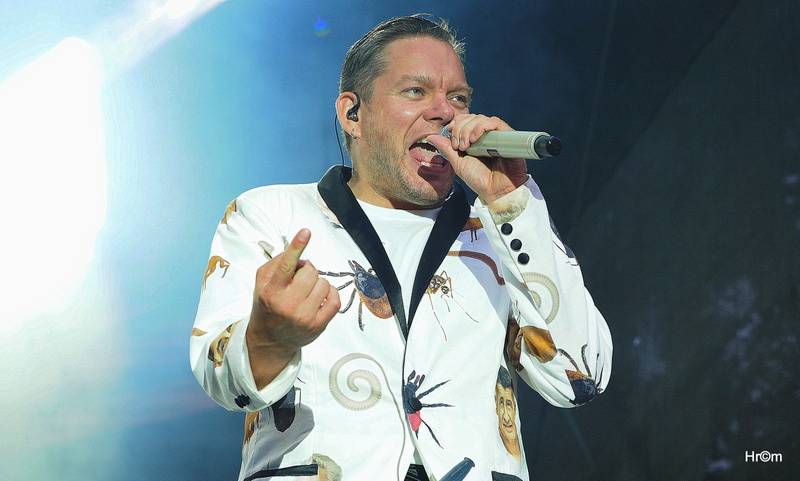 Karel Gott rozezpíval Sázavafest, Monkey Business předvedli nové kostýmy