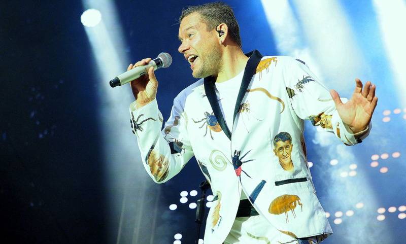 Monkey Business představili nové kostýmy. Jsou na nich parazité, včetně Andreje Babiše a Miloše Zemana