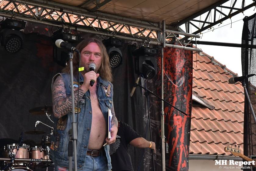 Metal Fest v Plasích spláchl déšť, předtím vystoupili Krucipüsk nebo Stroy