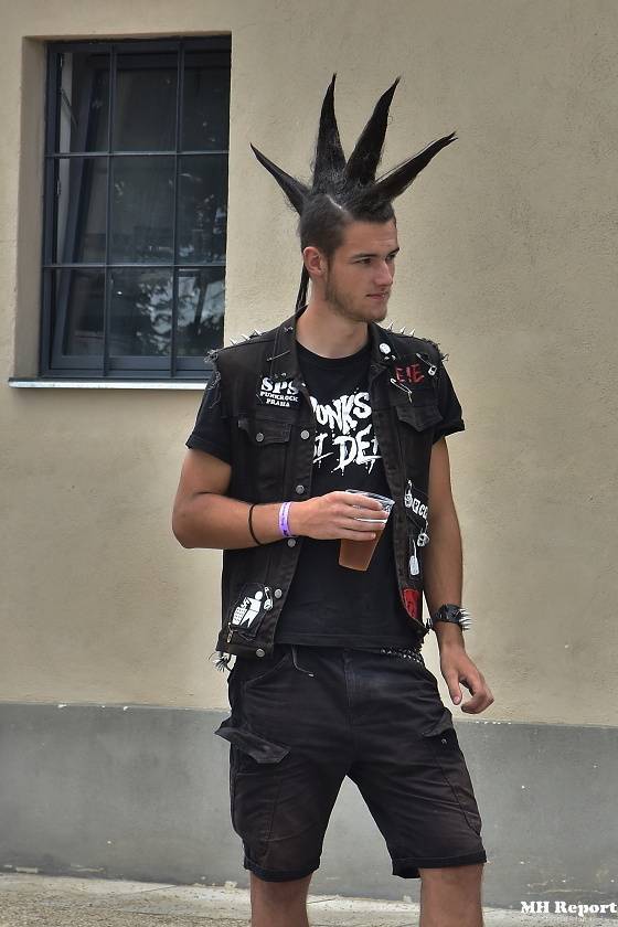 Metal Fest v Plasích spláchl déšť, předtím vystoupili Krucipüsk nebo Stroy