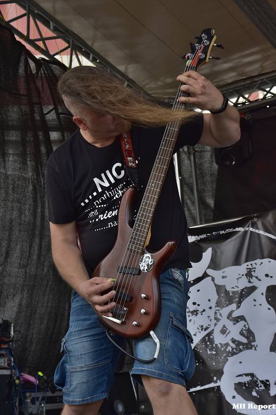 Metal Fest v Plasích spláchl déšť, předtím vystoupili Krucipüsk nebo Stroy