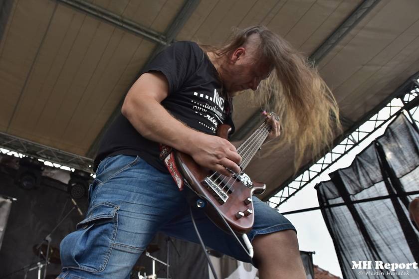 Metal Fest v Plasích spláchl déšť, předtím vystoupili Krucipüsk nebo Stroy