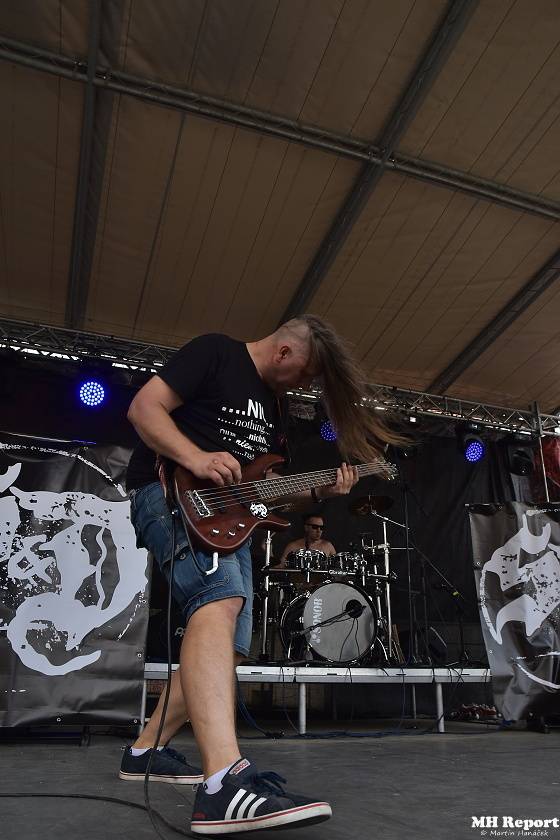 Metal Fest v Plasích spláchl déšť, předtím vystoupili Krucipüsk nebo Stroy