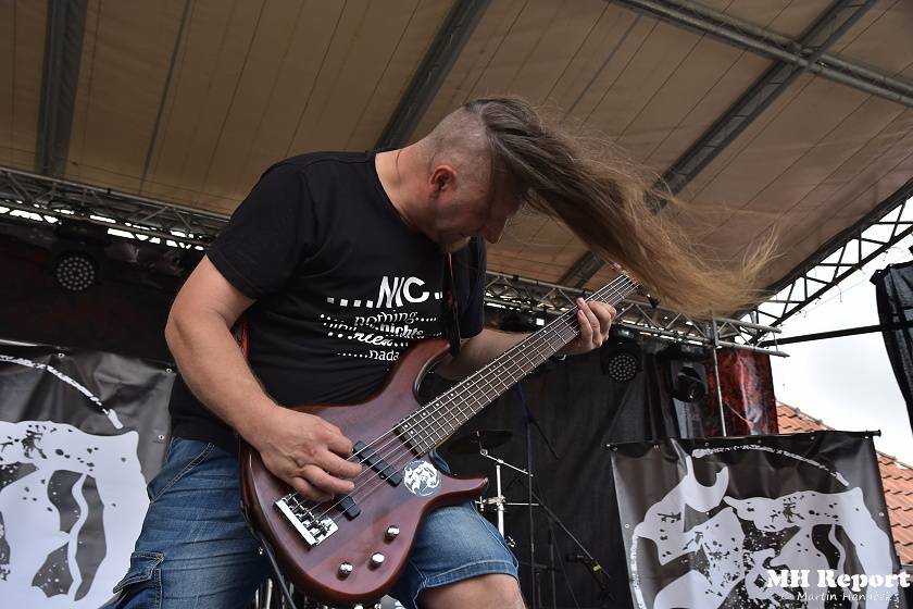 Metal Fest v Plasích spláchl déšť, předtím vystoupili Krucipüsk nebo Stroy