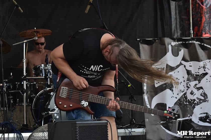 Metal Fest v Plasích spláchl déšť, předtím vystoupili Krucipüsk nebo Stroy