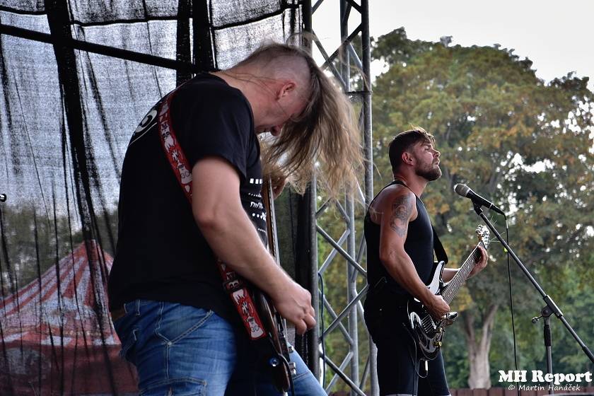 Metal Fest v Plasích spláchl déšť, předtím vystoupili Krucipüsk nebo Stroy