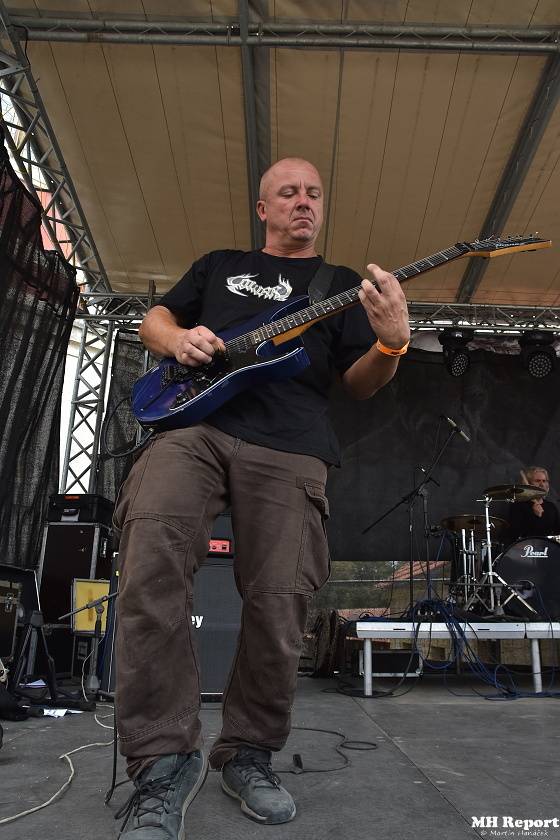 Metal Fest v Plasích spláchl déšť, předtím vystoupili Krucipüsk nebo Stroy