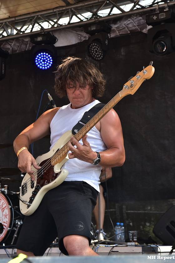 Metal Fest v Plasích spláchl déšť, předtím vystoupili Krucipüsk nebo Stroy