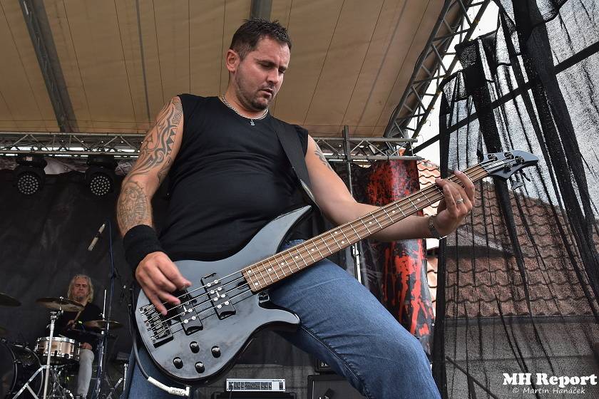 Metal Fest v Plasích spláchl déšť, předtím vystoupili Krucipüsk nebo Stroy