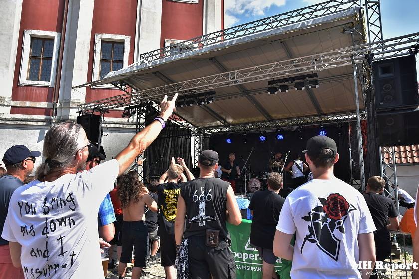 Metal Fest v Plasích spláchl déšť, předtím vystoupili Krucipüsk nebo Stroy