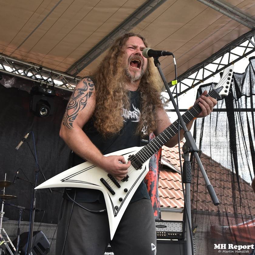 Metal Fest v Plasích spláchl déšť, předtím vystoupili Krucipüsk nebo Stroy