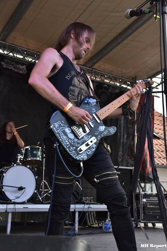 Metal Fest v Plasích spláchl déšť, předtím vystoupili Krucipüsk nebo Stroy