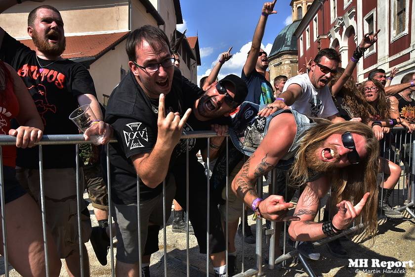 Metal Fest v Plasích spláchl déšť, předtím vystoupili Krucipüsk nebo Stroy