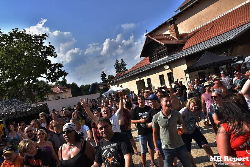 Metal Fest v Plasích spláchl déšť, předtím vystoupili Krucipüsk nebo Stroy