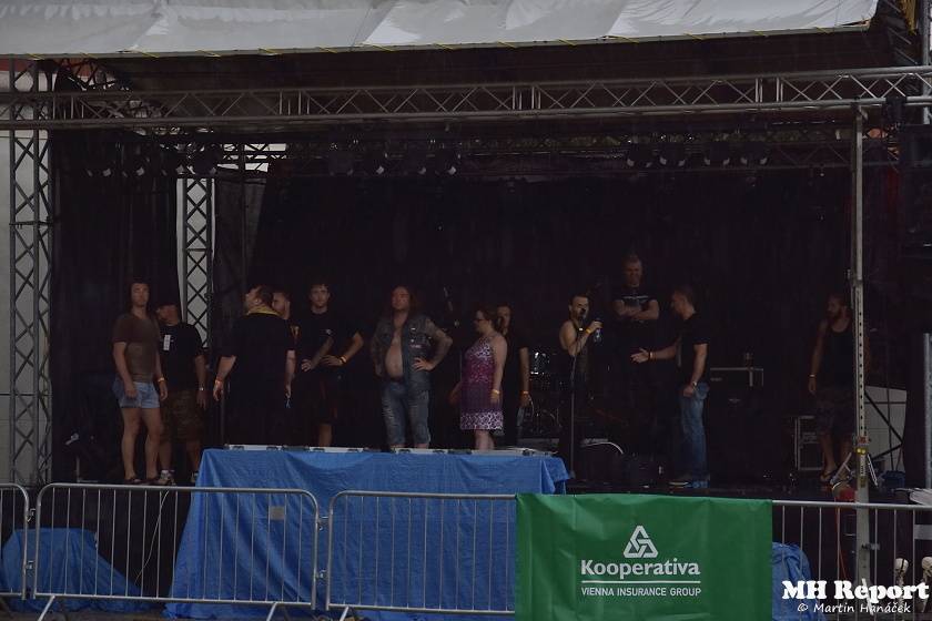 Metal Fest v Plasích spláchl déšť, předtím vystoupili Krucipüsk nebo Stroy