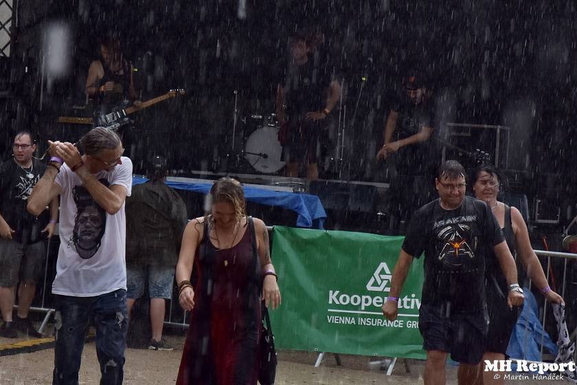 Metal Fest v Plasích spláchl déšť, předtím vystoupili Krucipüsk nebo Stroy