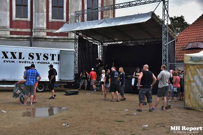Metal Fest v Plasích spláchl déšť, předtím vystoupili Krucipüsk nebo Stroy