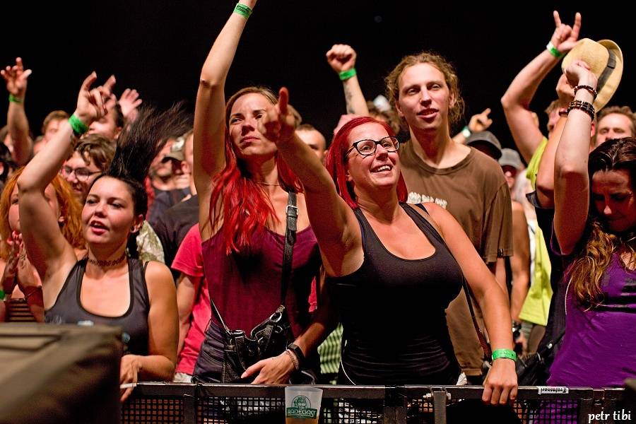 Keltská noc pod skokanskými můstky: V Harrachově hráli Tři sestry, Mig 21 i Vypsaná Fixa