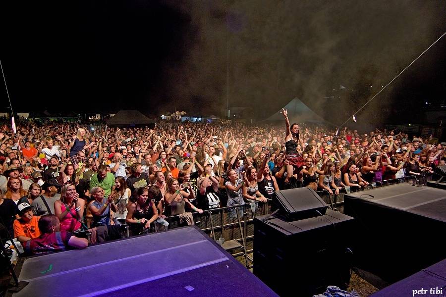 Keltská noc pod skokanskými můstky: V Harrachově hráli Tři sestry, Mig 21 i Vypsaná Fixa