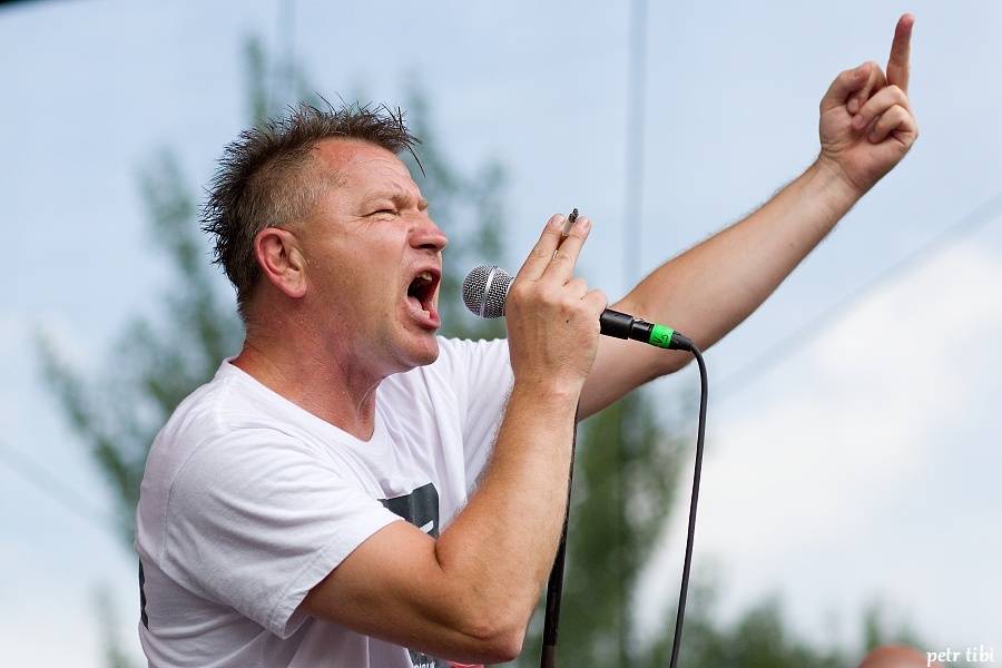 Keltská noc pod skokanskými můstky: V Harrachově hráli Tři sestry, Mig 21 i Vypsaná Fixa