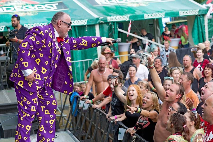 Keltská noc pod skokanskými můstky: V Harrachově hráli Tři sestry, Mig 21 i Vypsaná Fixa