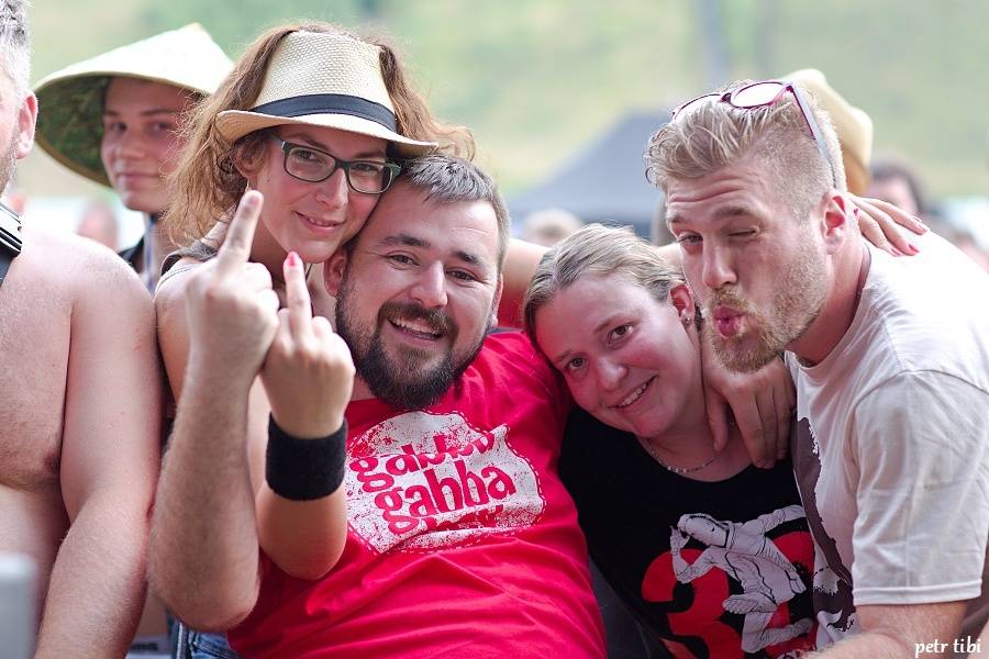 Keltská noc pod skokanskými můstky: V Harrachově hráli Tři sestry, Mig 21 i Vypsaná Fixa