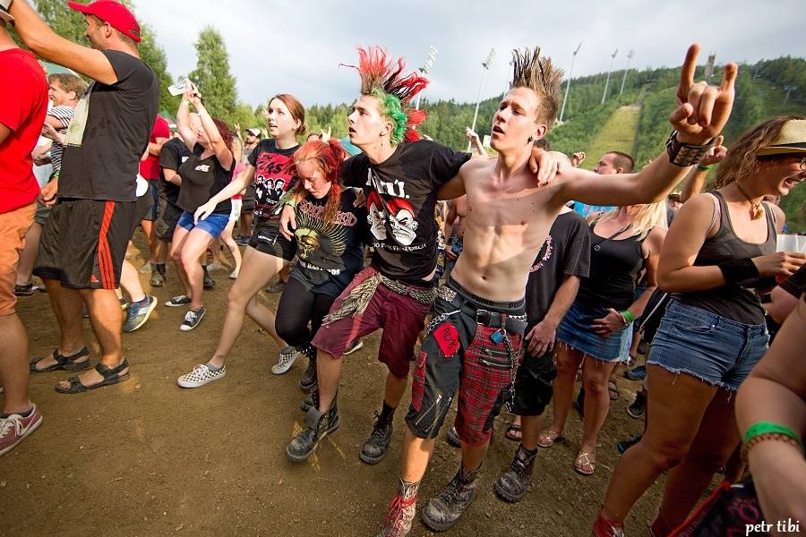 Keltská noc pod skokanskými můstky: V Harrachově hráli Tři sestry, Mig 21 i Vypsaná Fixa